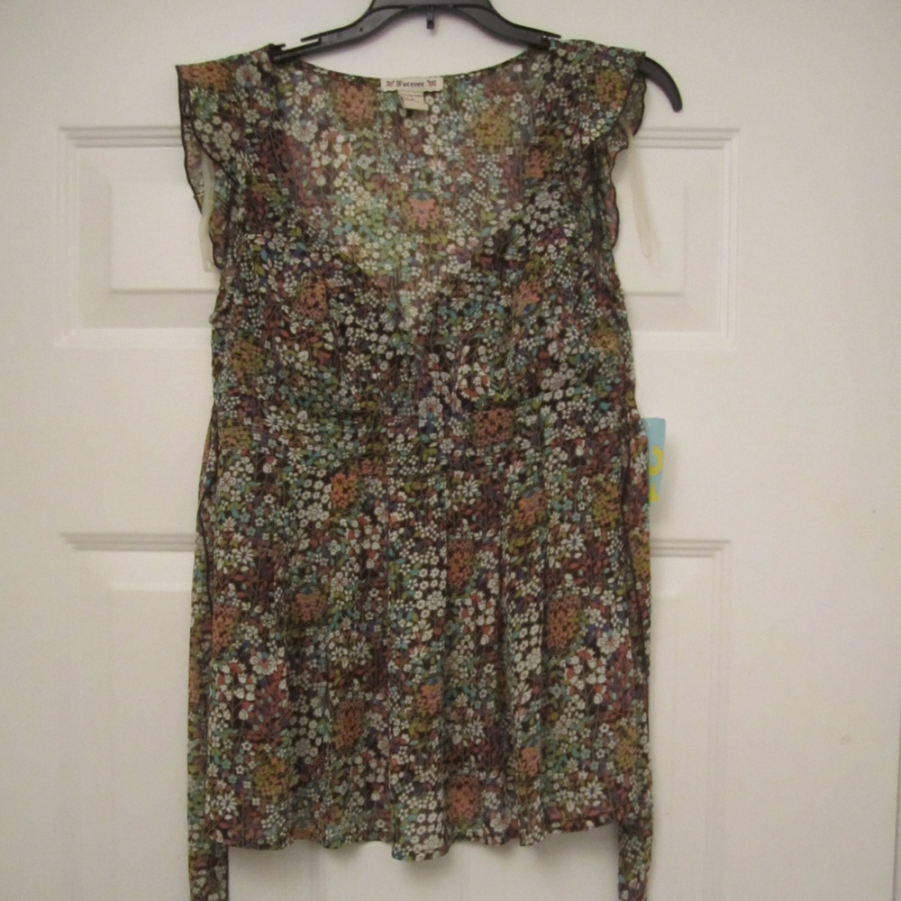 Forever 21 Ditsy Floral Stained Glass Top NWT M